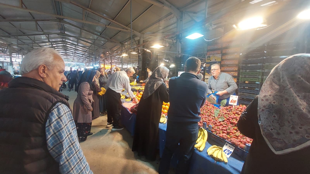 Akyazı Çarşamba Pazarı’nda bu hafta fiyatlar