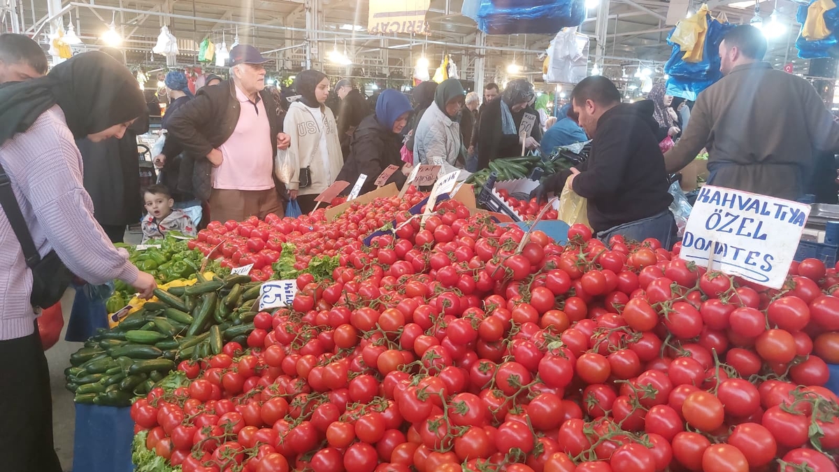 Akyazı Çarşamba Pazarı’nda bu hafta fiyatlar