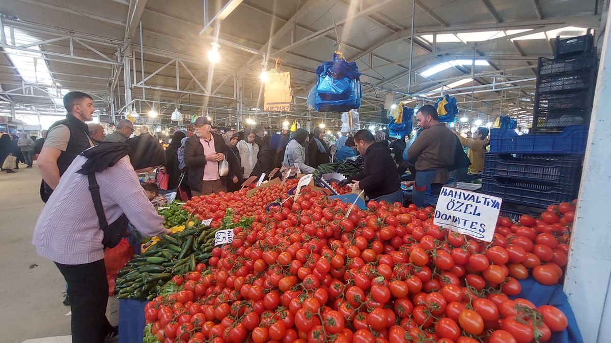 Akyazı Çarşamba Pazarı’nda bu hafta fiyatlar