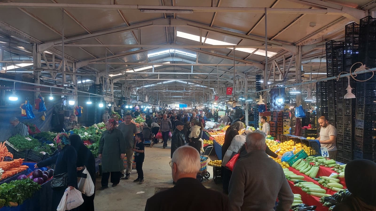 Akyazı Çarşamba Pazarı’nda bu hafta fiyatlar