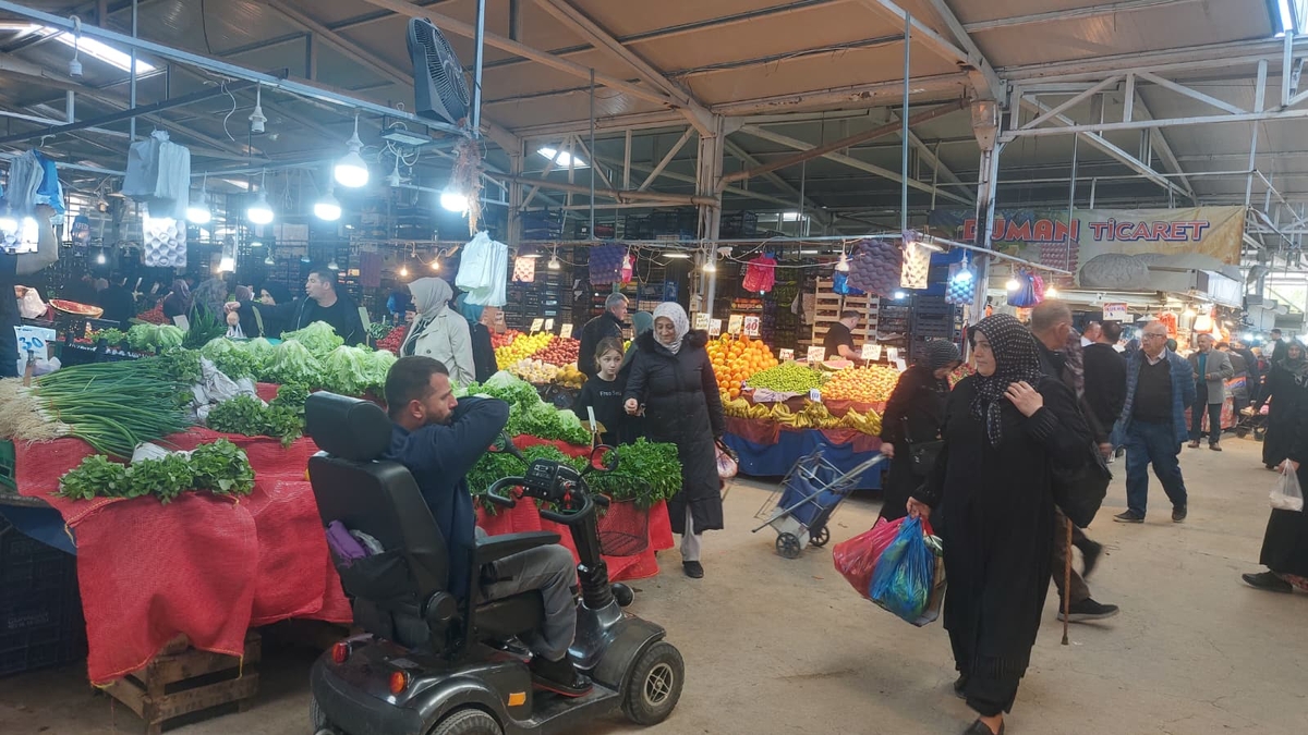 Akyazı Çarşamba Pazarı’nda bu haftaki fiyatlar