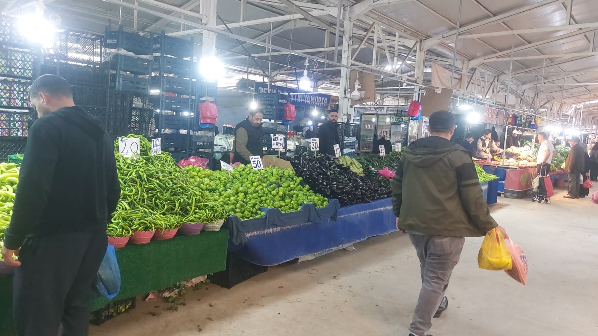 Akyazı Çarşamba Pazarı’nda bu haftaki fiyatlar