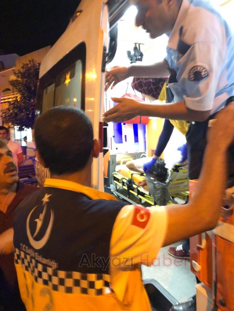 Akyazı çarşı içi satırlı kavga