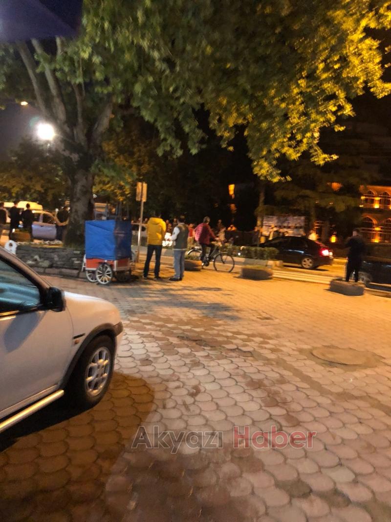 Akyazı Çarşı İçinde Kavga Çıktı