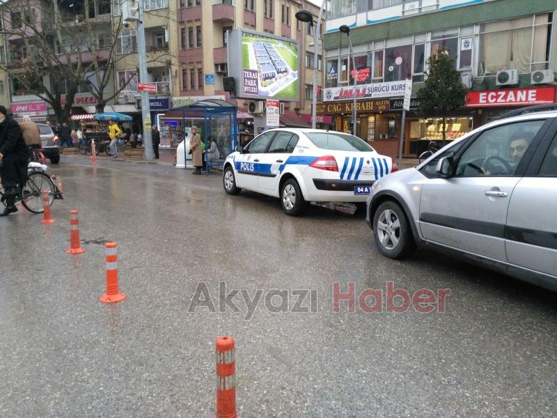 Akyazı Çarşı İçinde Şüpheli Paket Alarmı