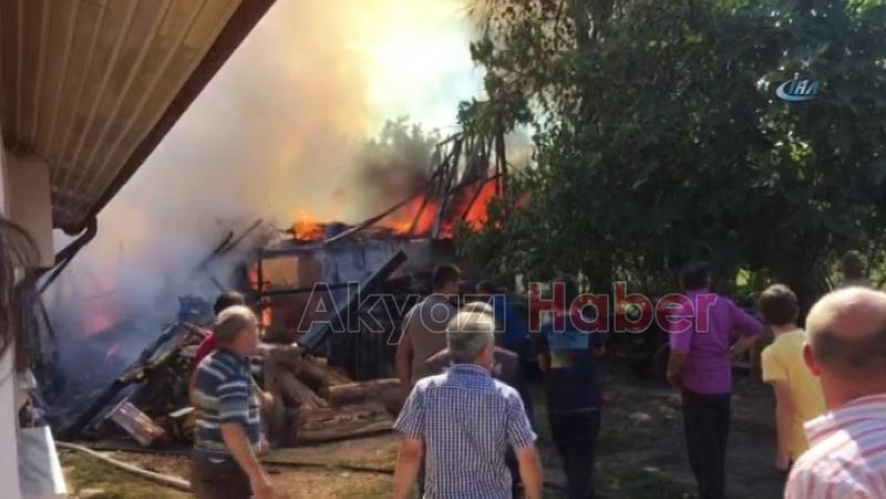 Akyazı Çıldırlar Mahallesinde Yangın