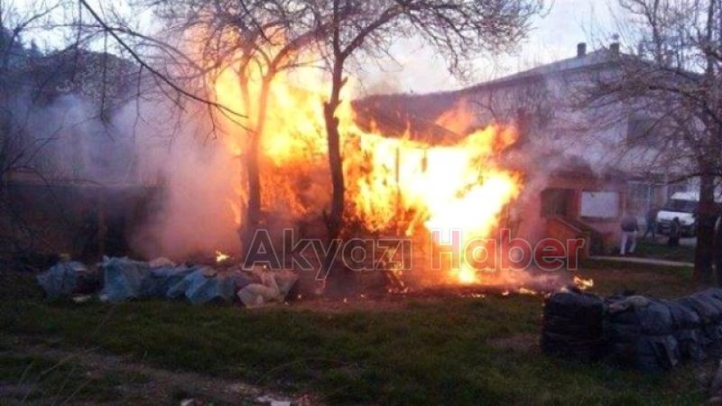 Akyazı Çıldırlar Mahallesinde Yangın