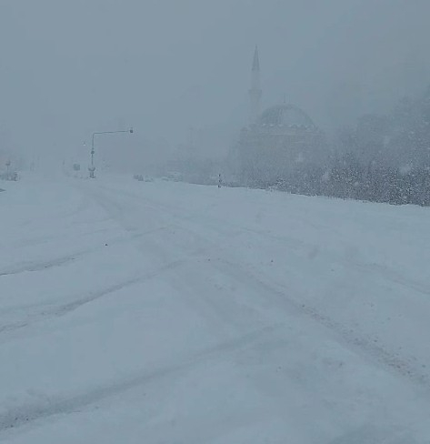 Akyazı D-140 karayolu kapanma noktasına geldi