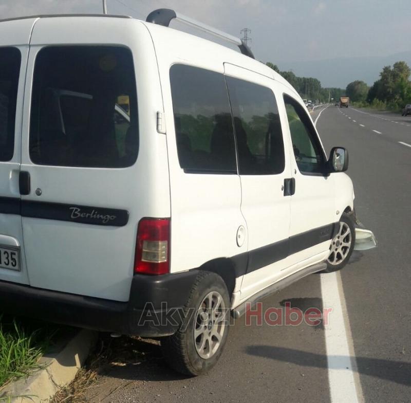 Akyazı D140 Kazancı Kavşağında Kaza