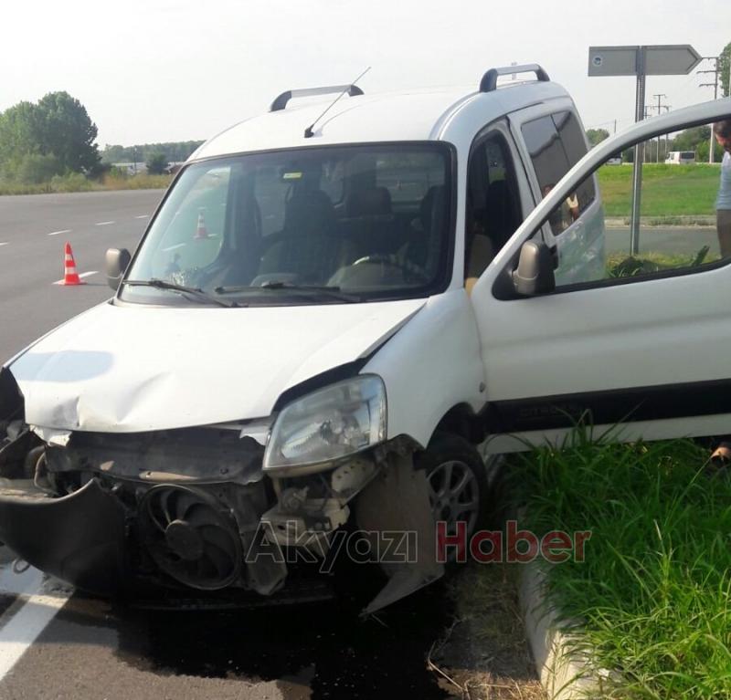 Akyazı D140 Kazancı Kavşağında Kaza