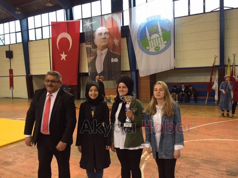 Akyazı da 19 Mayıs Törenle Kutlandı