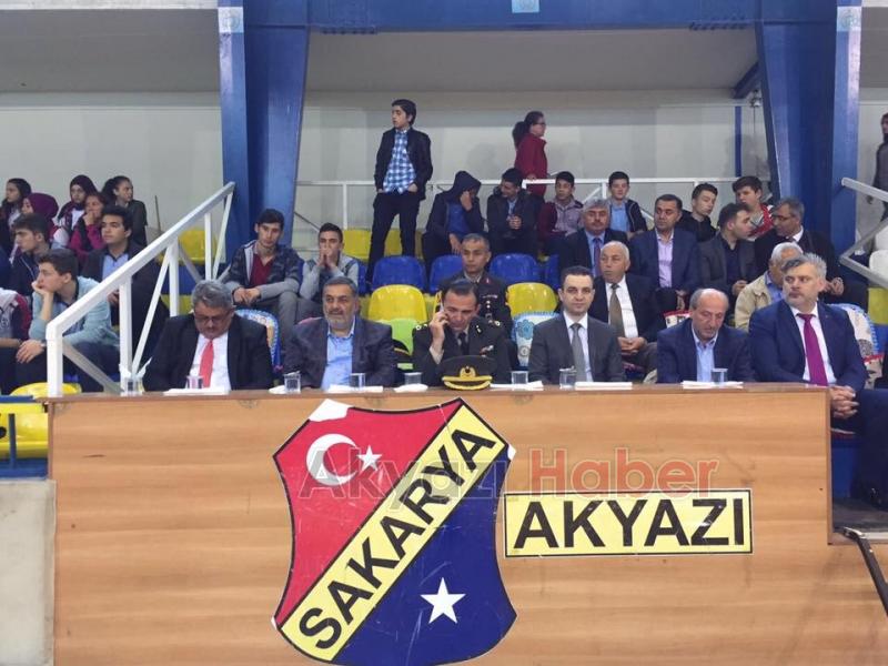 Akyazı da 19 Mayıs Törenle Kutlandı