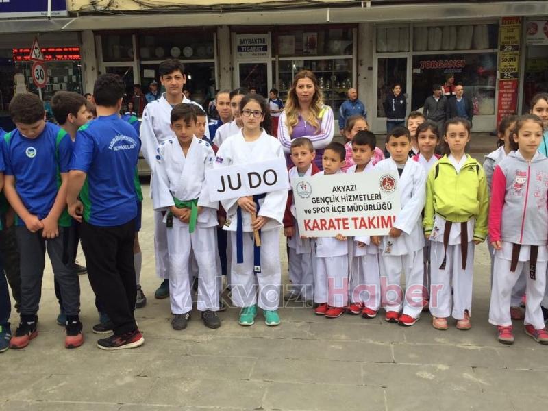 Akyazı da 19 Mayıs Törenle Kutlandı