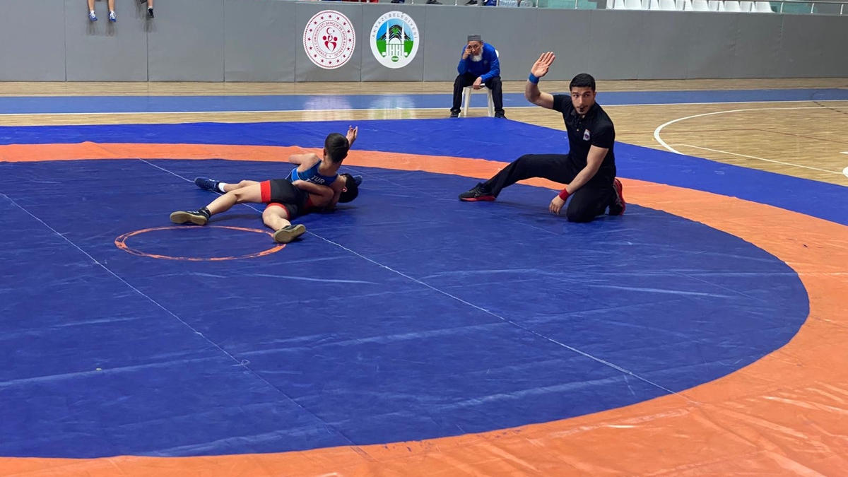 Akyazı'da 23 Nisan Grekoromen Güreş Turnuvası