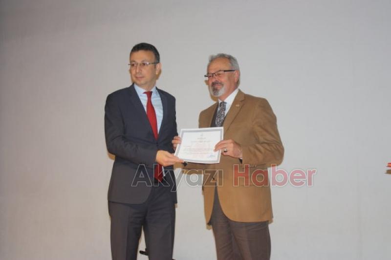 Akyazı'da 24 Kasım Öğretmenler Günü kutlama programı  SGMde yapıldı