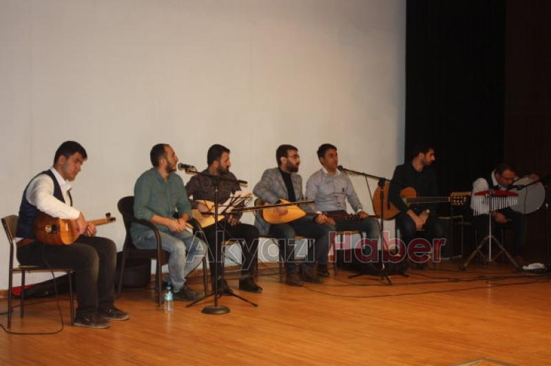 Akyazı'da 24 Kasım Öğretmenler Günü kutlama programı  SGMde yapıldı