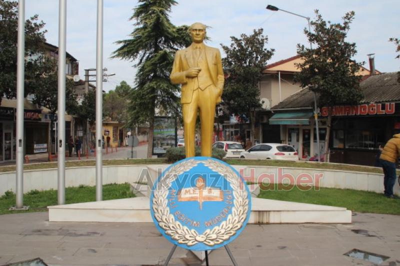 Akyazı da 24 Kasım Öğretmenler Günü Törenle Kutlandı