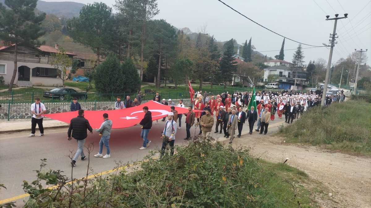 Akyazı'da 33 genç hafız icazet belgelerini aldı