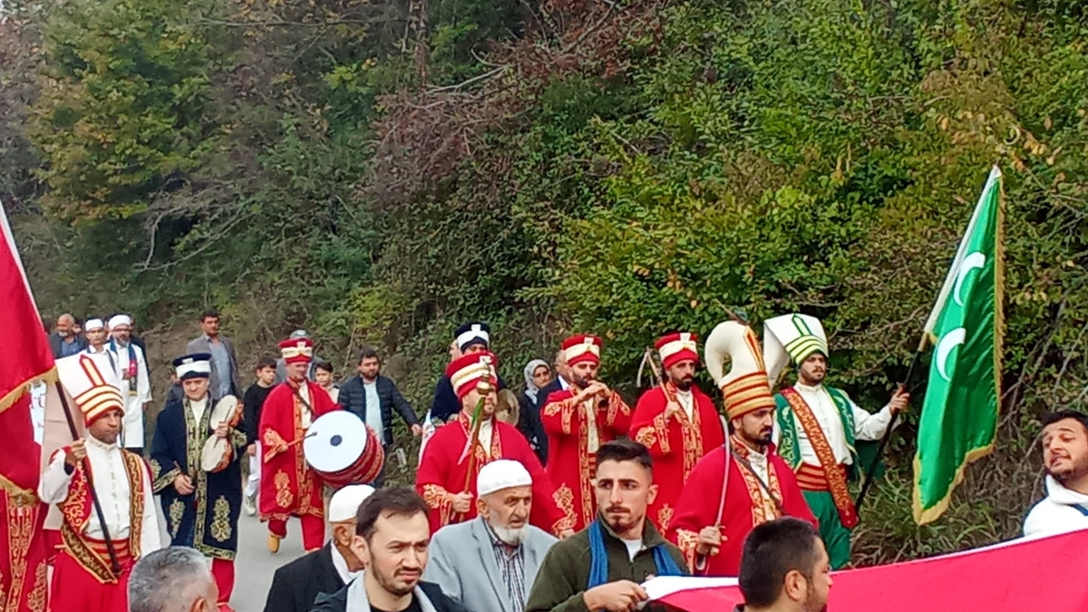 Akyazı'da 33 genç hafız icazet belgelerini aldı