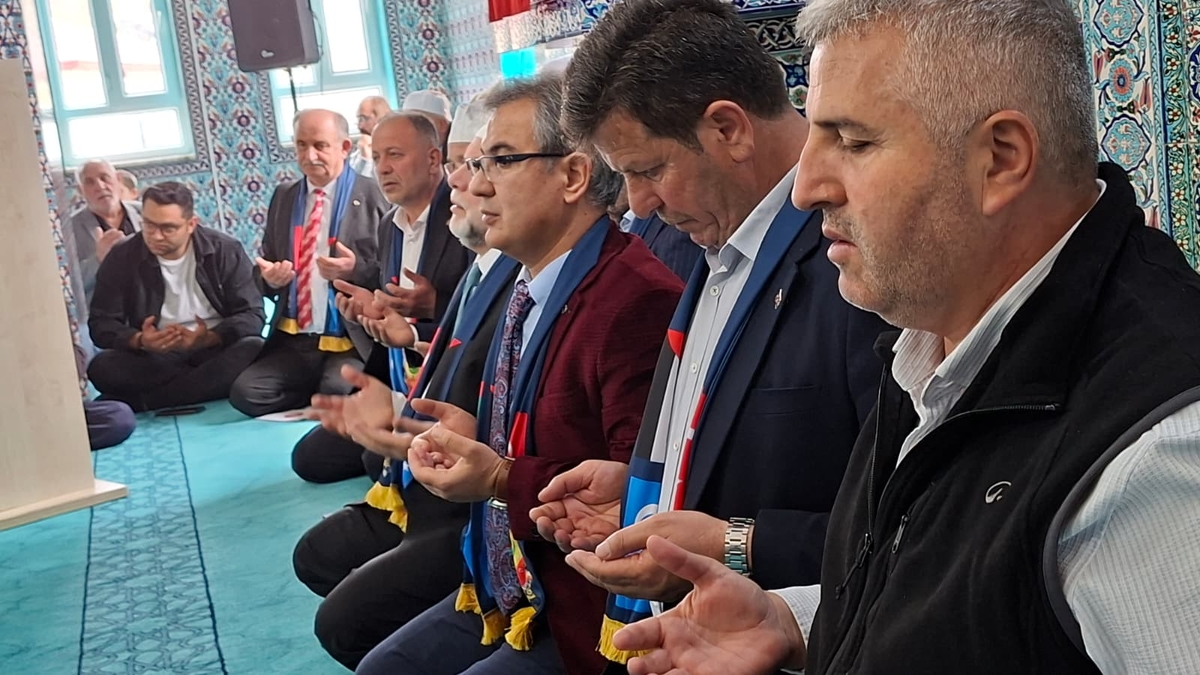 Akyazı'da 33 genç hafız icazet belgelerini aldı