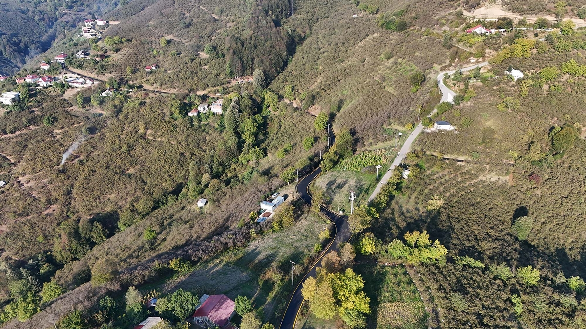 Akyazı'da 4 mahallenin yolu Büyükşehir ile asfalta kavuştu