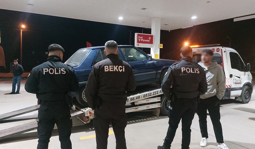 Akyazı'da araç hırsızlığı iddiası; Benzinlikte yakalandı