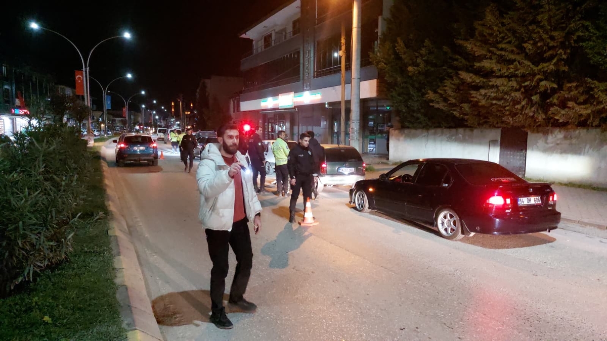 Akyazı'da asayiş ve trafik uygulaması