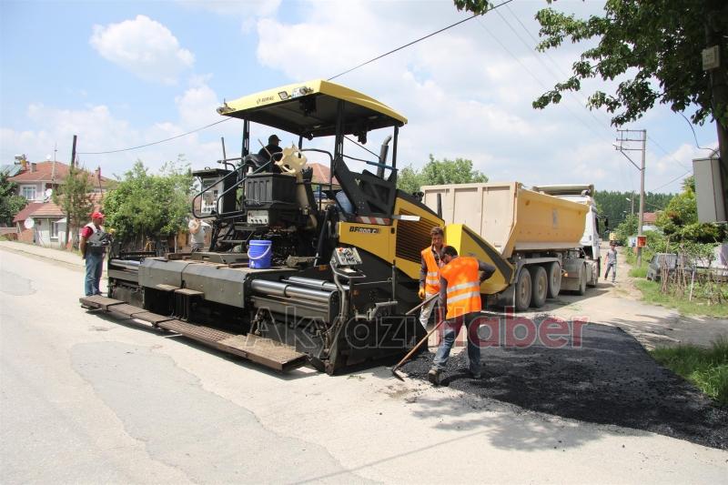 Akyazı da Asfalt Çalışmaları Tüm Hızıyla Sürüyor