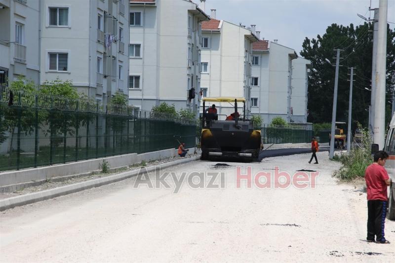 Akyazı da Asfalt Çalışmaları Tüm Hızıyla Sürüyor