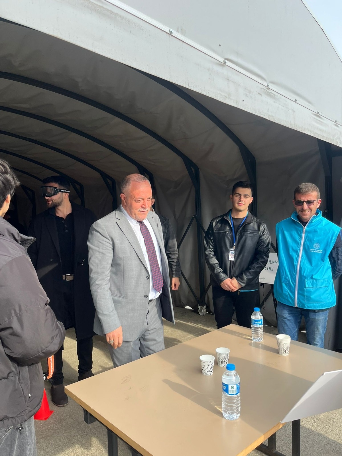 Akyazı'da bağımlılığa karşı Çıkmaz Sokak Farkındalık Çadırı programı