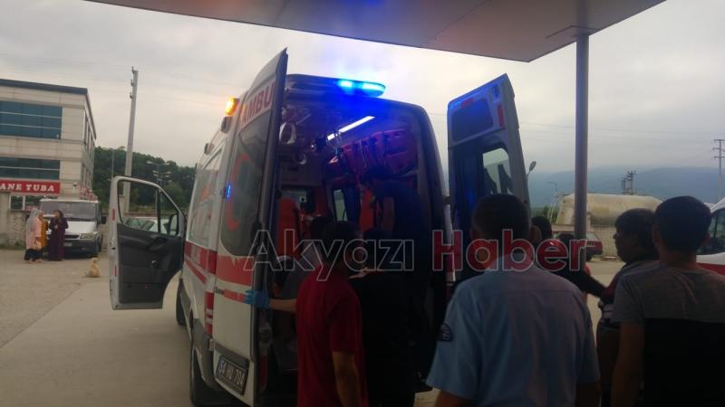 Akyazı'da Bıçaklı Kavga