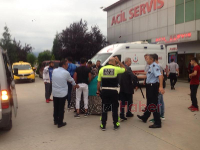 Akyazı'da Bıçaklı Kavga