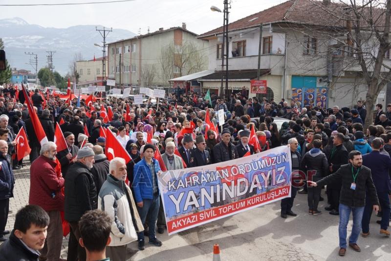 Akyazı'da Binler Mehmetçik İçin Yürüdü