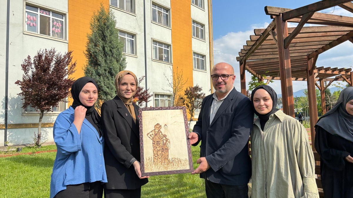 Akyazı'da çöpünü getir, hediyeni götür etkinliği