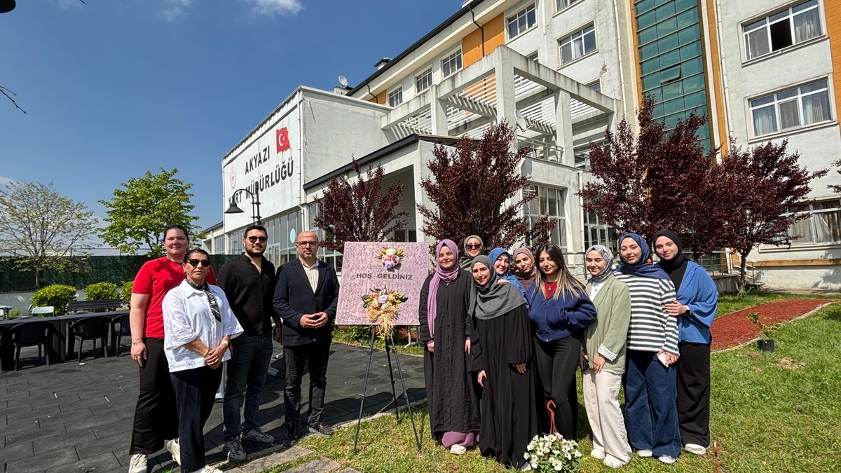 Akyazı'da çöpünü getir, hediyeni götür etkinliği