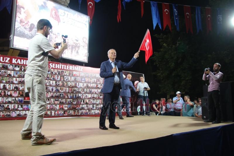 Akyazı da Demokrasi Nöbeti Başladı