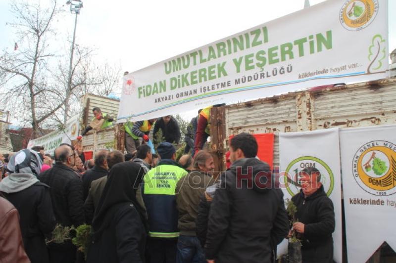 Akyazı da Dünya Ormancılık Günü nde 3 bin 500 fidan dağıtıldı