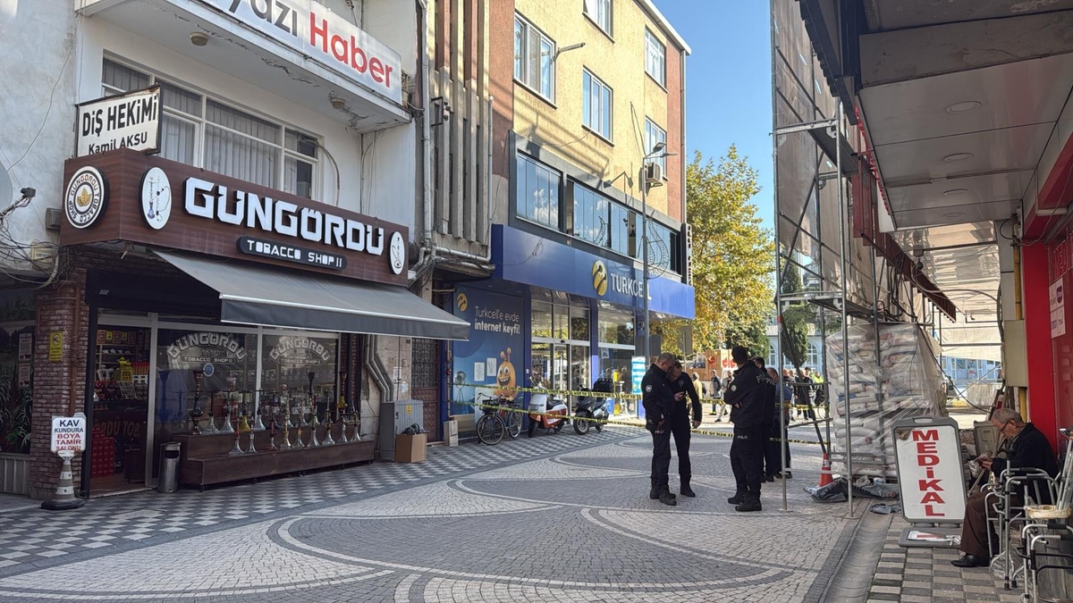 Akyazı'da duvarlarından sesler gelen bina boşaltıldı