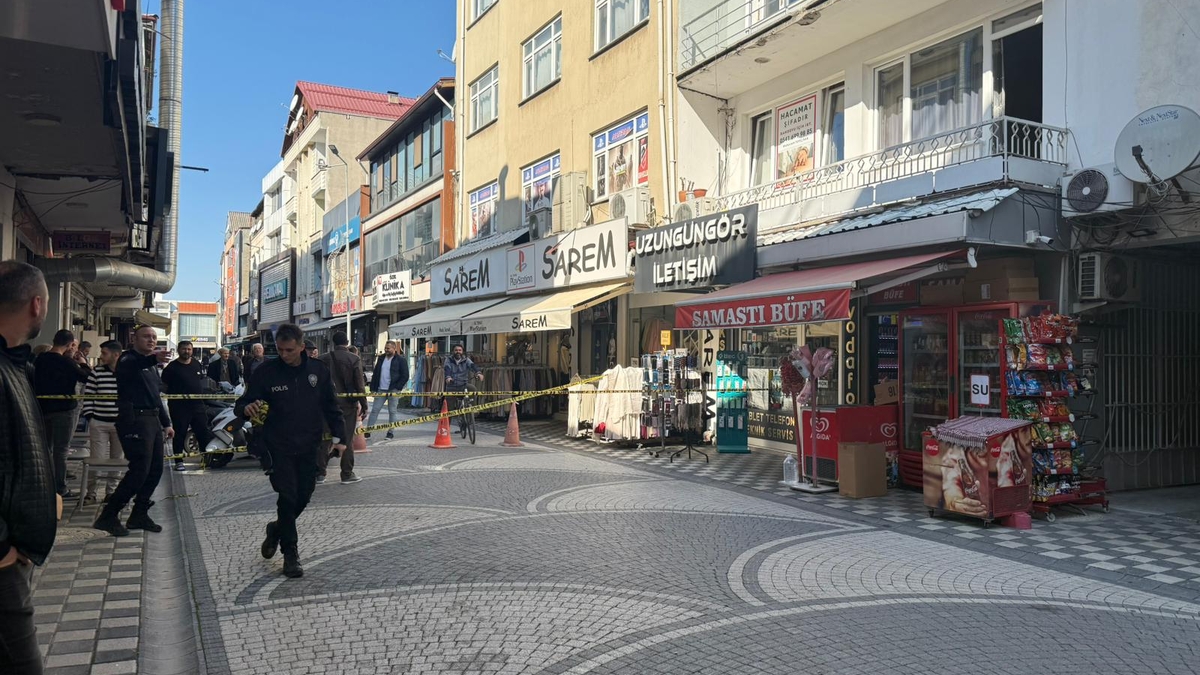 Akyazı'da duvarlarından sesler gelen bina boşaltıldı