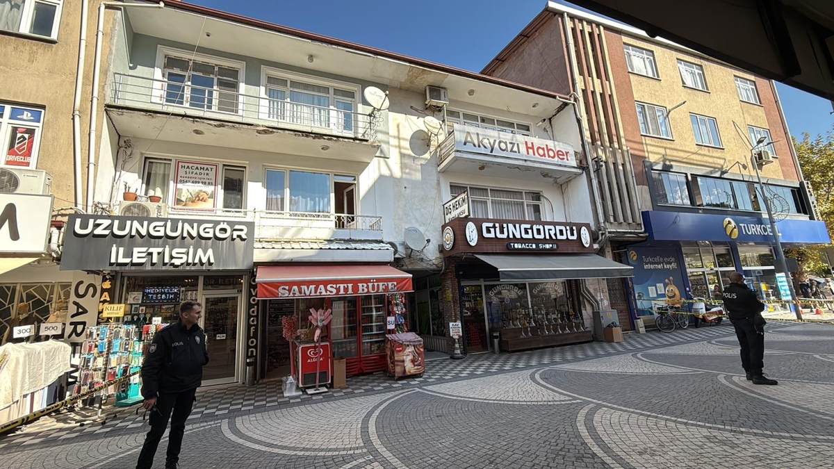 Akyazı'da duvarlarından sesler gelen bina boşaltıldı