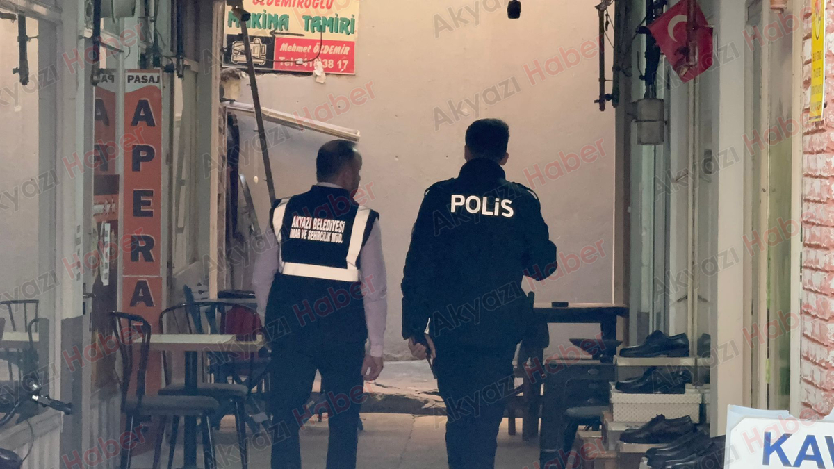 Akyazı'da duvarlarından sesler gelen bina boşaltıldı