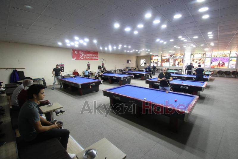 AKYAZI DA DÜZENLENEN 29 EKİM BİLARDO TURNUVASINDA MUHTEŞEM FİNAL