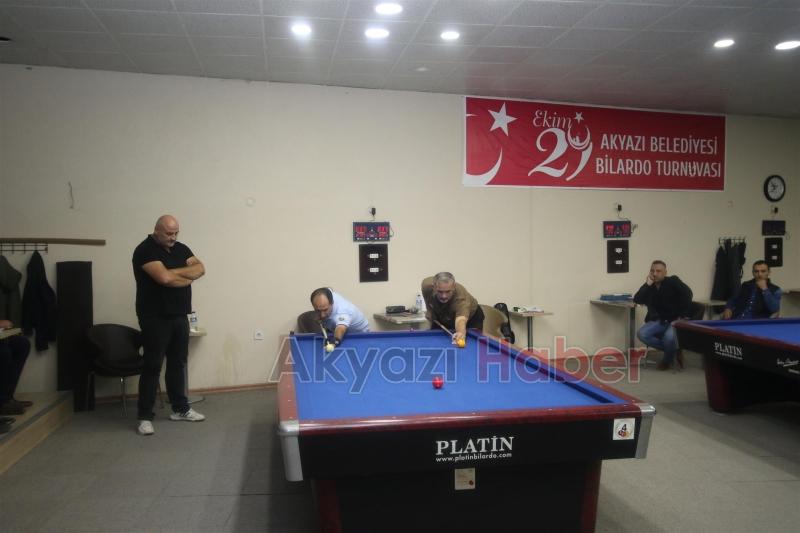 AKYAZI DA DÜZENLENEN 29 EKİM BİLARDO TURNUVASINDA MUHTEŞEM FİNAL