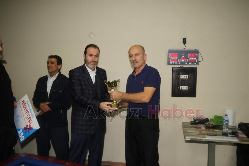 AKYAZI DA DÜZENLENEN 29 EKİM BİLARDO TURNUVASINDA MUHTEŞEM FİNAL