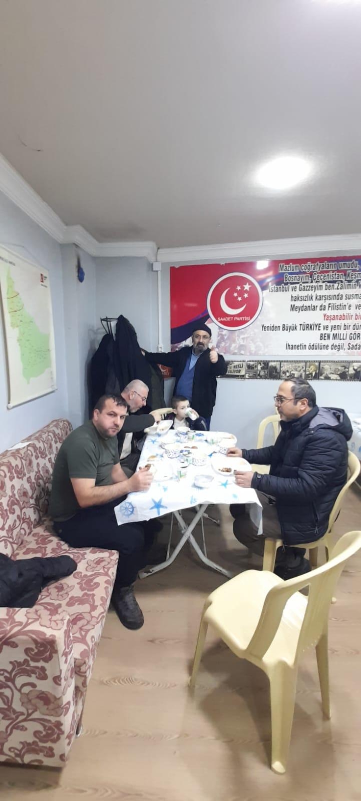 Akyazı'da farklı partiler iftar sofrasında buluştu