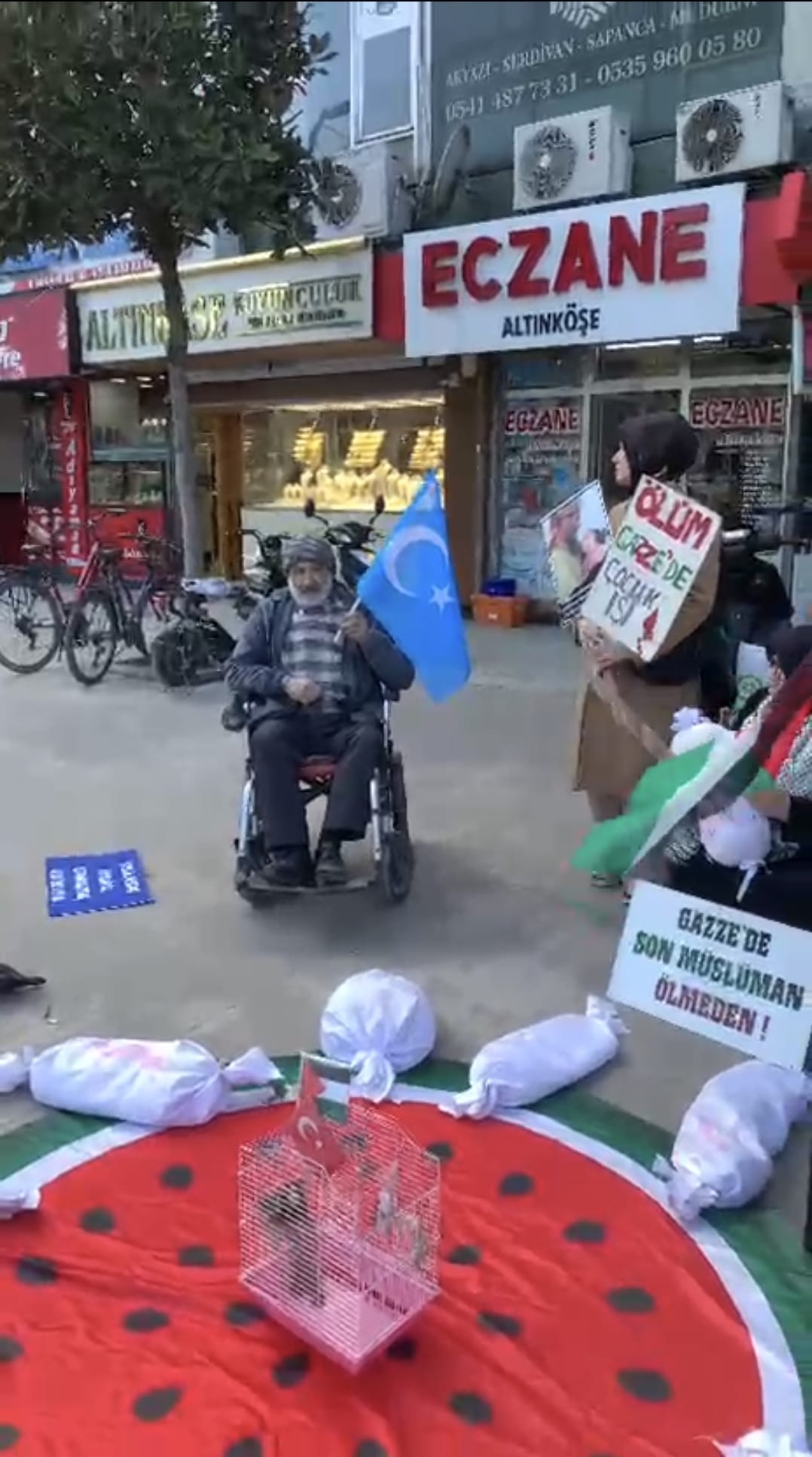 Akyazı'da Gazze için başlatılan nöbet devam ediyor