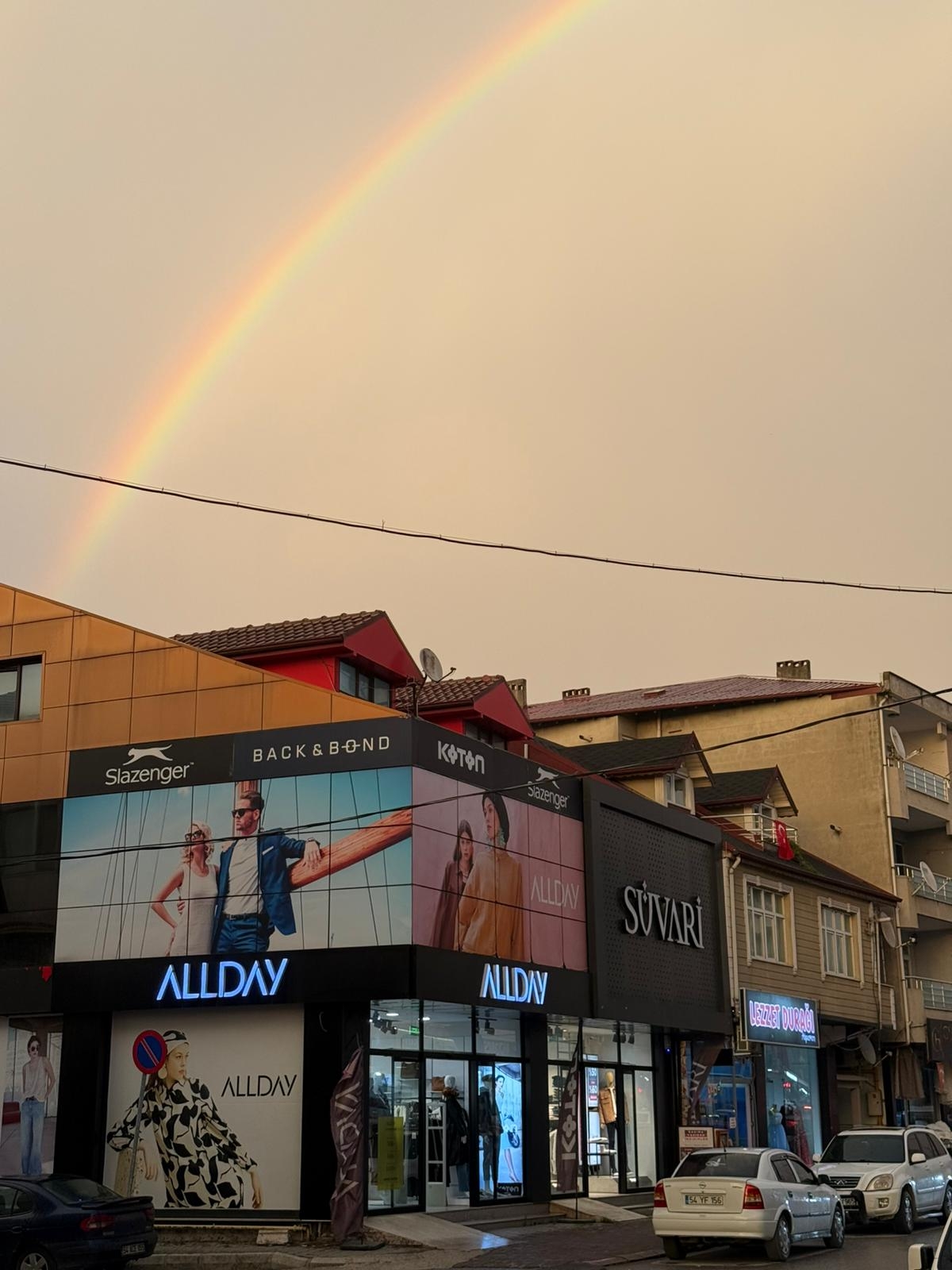 Akyazı'da gökkuşağı sürprizi