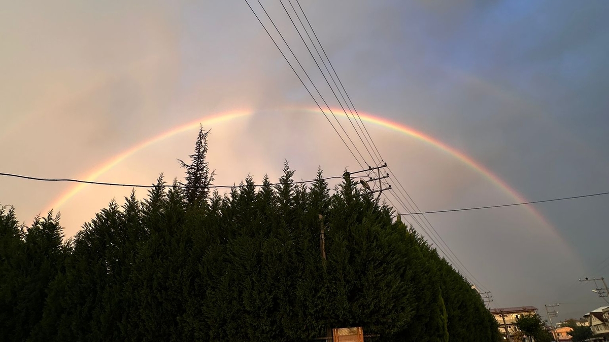 Akyazı'da gökkuşağı sürprizi