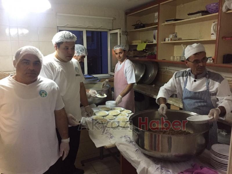 AKYAZI DA GÖNÜL SOFRALARI KURULUYOR