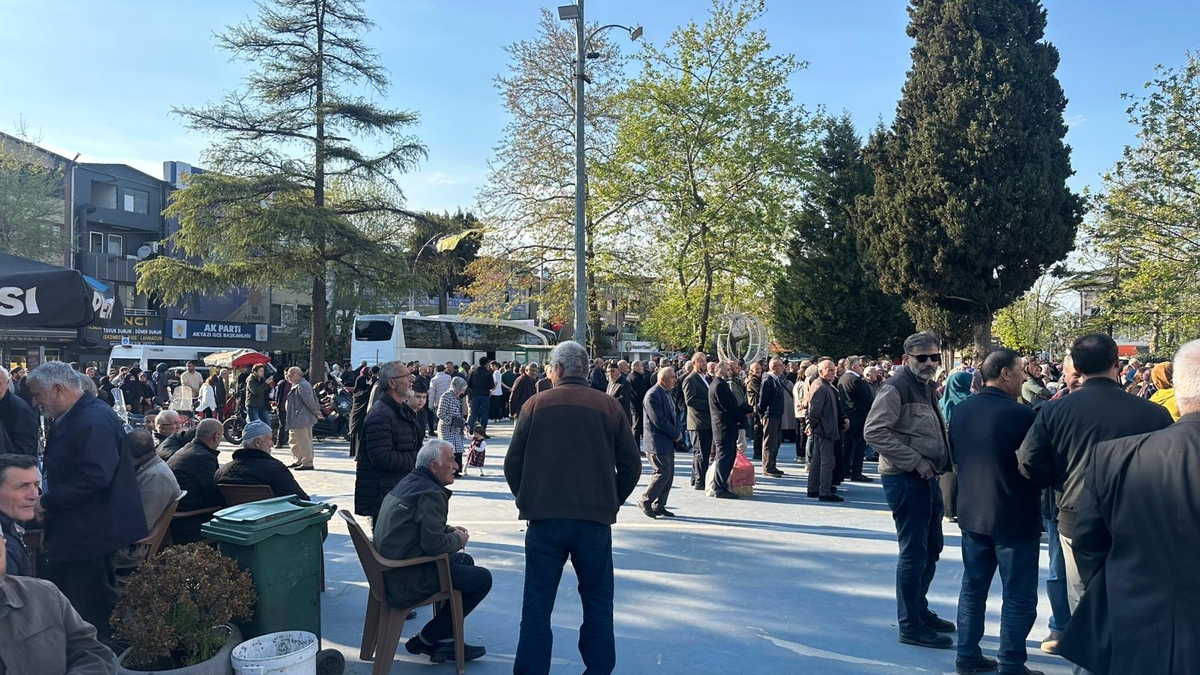 Akyazı'da hacı adayları dualarla kutsal topraklara uğurlandı